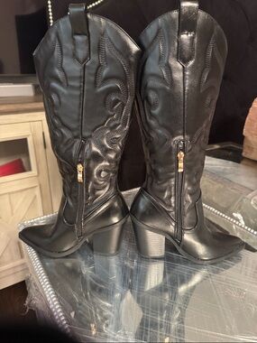 Black Women's Western Zip-Back Boots